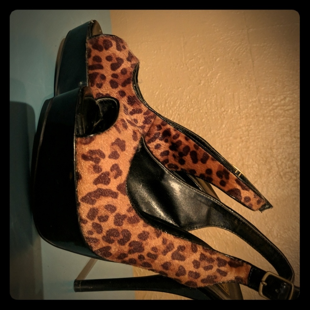 Leopard shoes